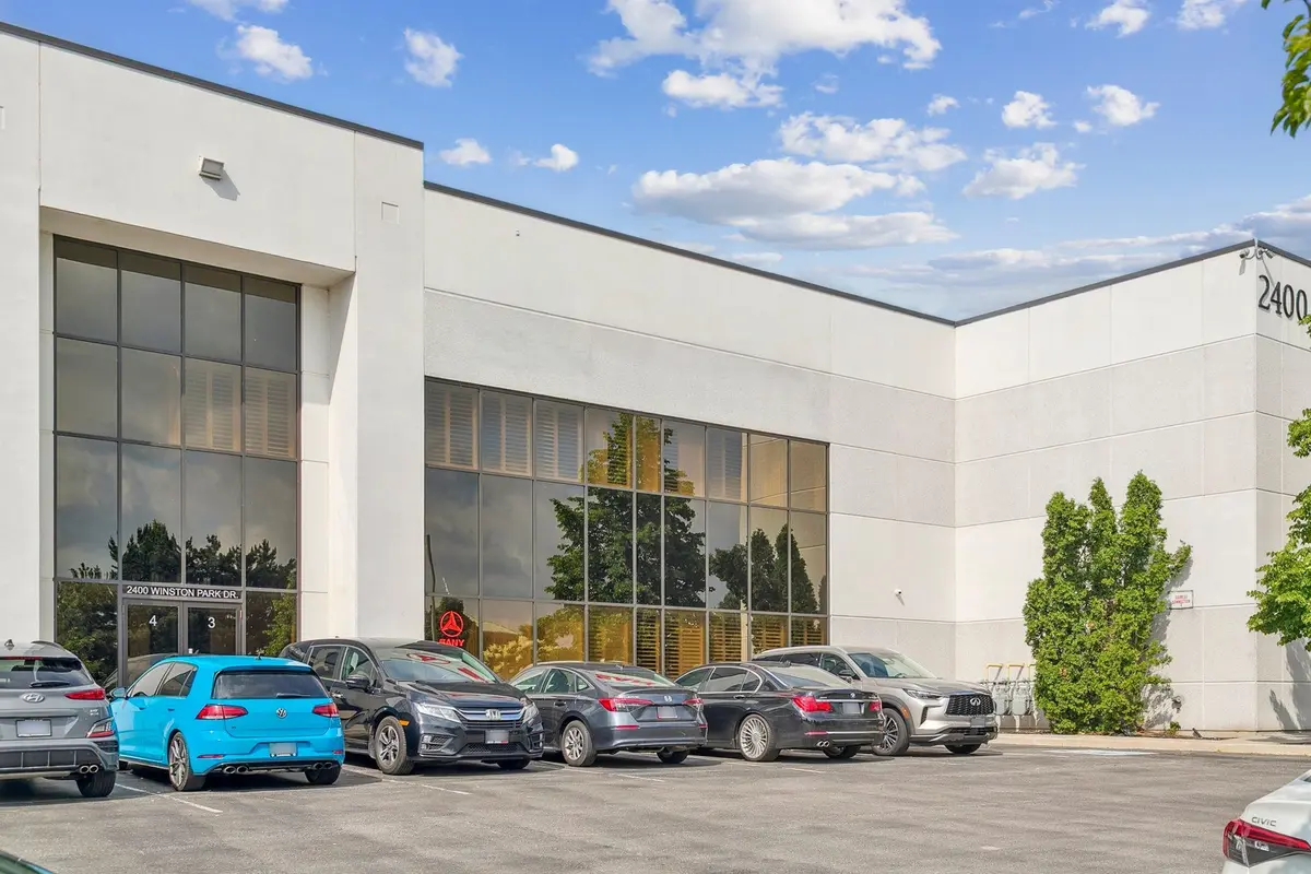 2400 Winston Park DR #3, Oakville, ON L6H 0G7