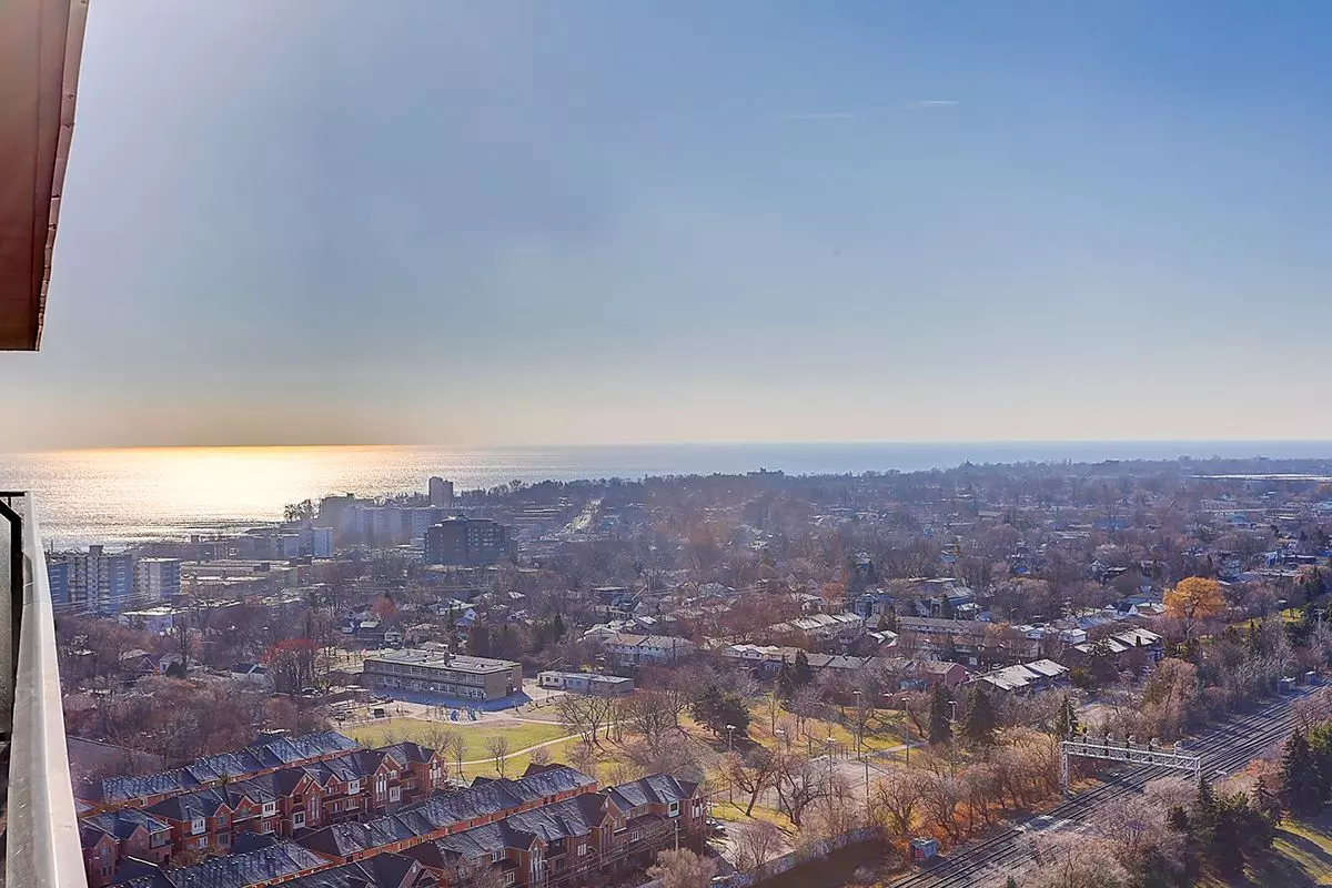 Toronto W06, ON M8Y 0C7,251 Manitoba ST #2409