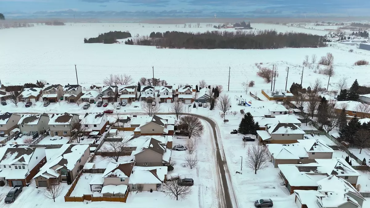 Centre Wellington, ON N1M 3S5,66 MILLIGAN ST