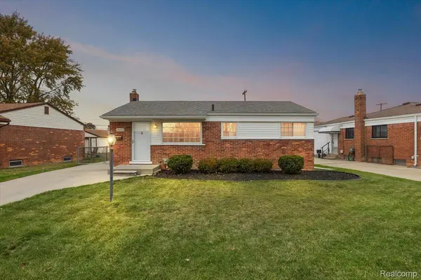 18053 S Wind DR, Fraser, MI 48026