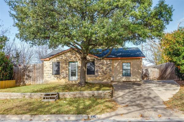 616 Black Hills Drive,  Burleson,  TX 76028