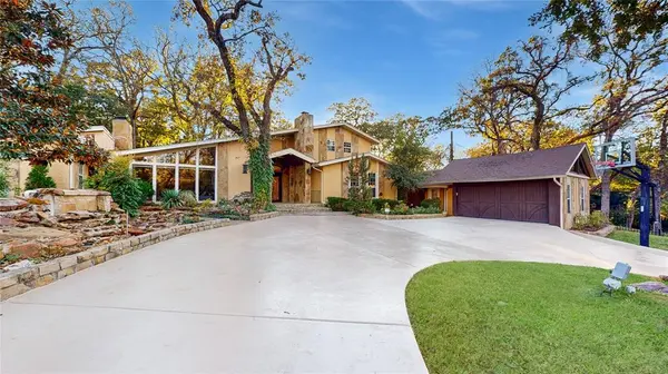 2821 Dove Pond Drive, Grapevine, TX 76051