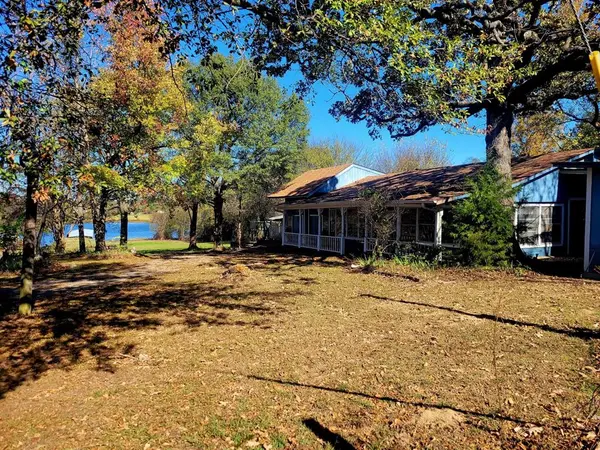 2482 Fm 2946, Emory, TX 75440