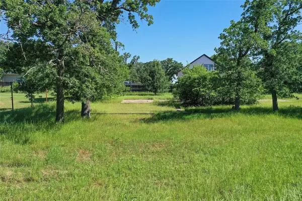 1102 Maple Drive, Bartonville, TX 76226