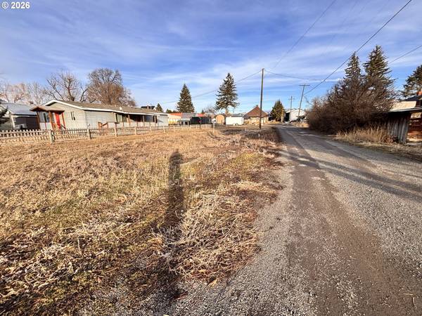 ROBERT, Enterprise, OR 97828