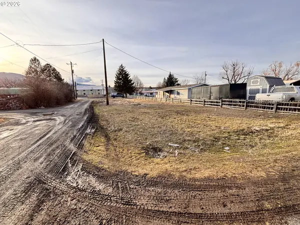 ROBERT, Enterprise, OR 97828