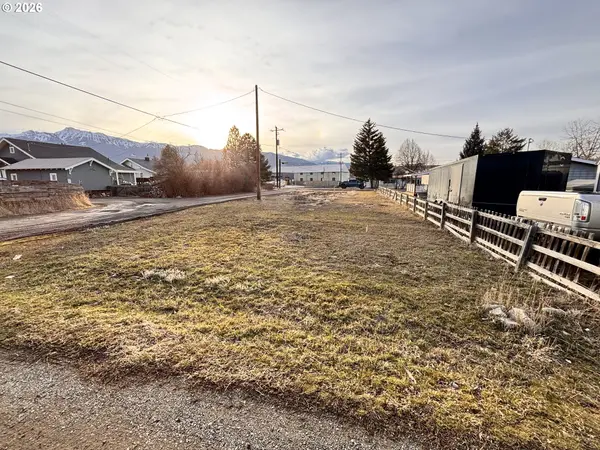 ROBERT, Enterprise, OR 97828