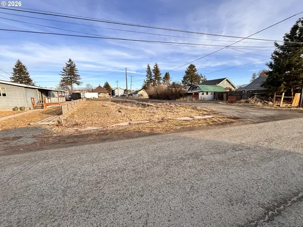 ROBERT, Enterprise, OR 97828