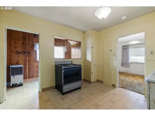 241 HILLSIDE AVE, Klamath Falls, OR 97601