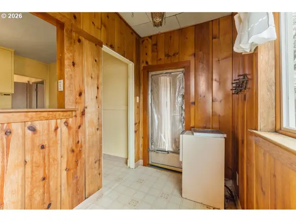 241 HILLSIDE AVE, Klamath Falls, OR 97601