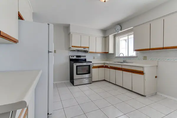 24187 Warden AVE, Georgina, ON L4P 3E9