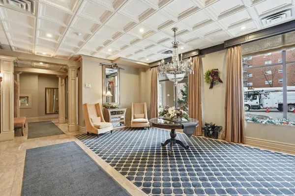 310-5188 Lakeshore RD #310, Burlington, ON L7L 6P4