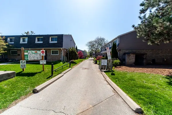 2050 Upper Middle RD #88, Burlington, ON L7P 3R9