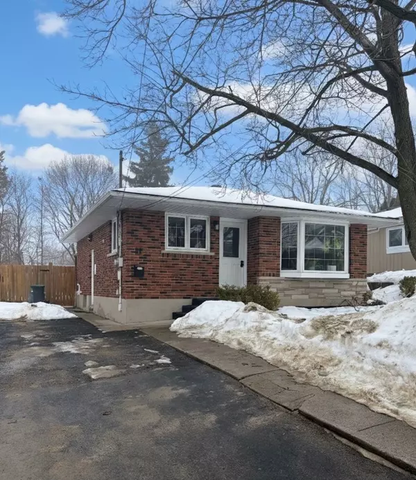 11 Flynn AVE, Cambridge, ON N3C 2T8