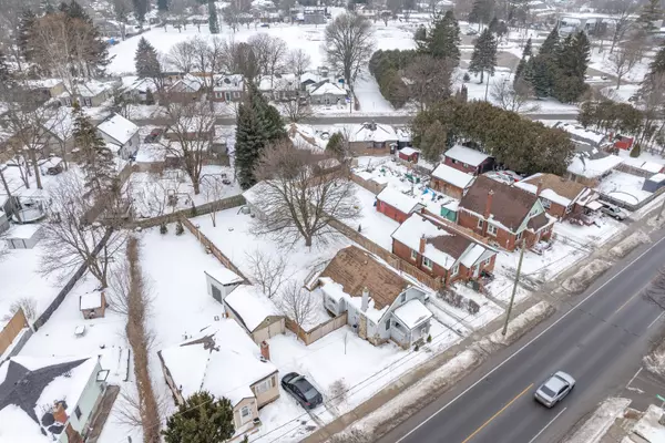 Cambridge, ON N1R 5P4,194 Dundas ST N