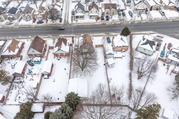 Cambridge, ON N1R 5P4,194 Dundas ST N