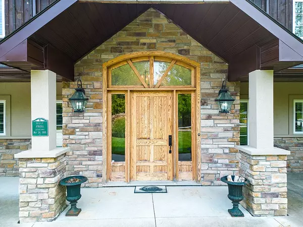 Blue Mountains, ON L9Y 0L4,102 Ridgeview DR N