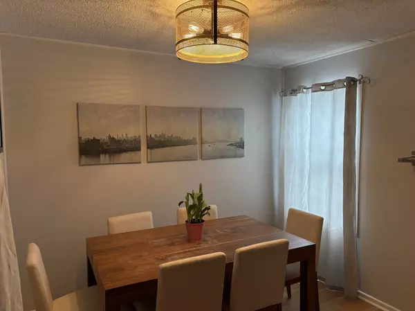 Cambridge, ON N1R 1B9,42 Avenue RD