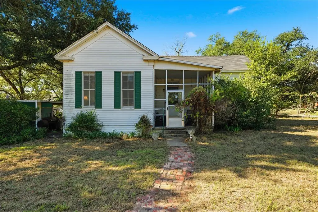 409 China, Calvert, TX 77837