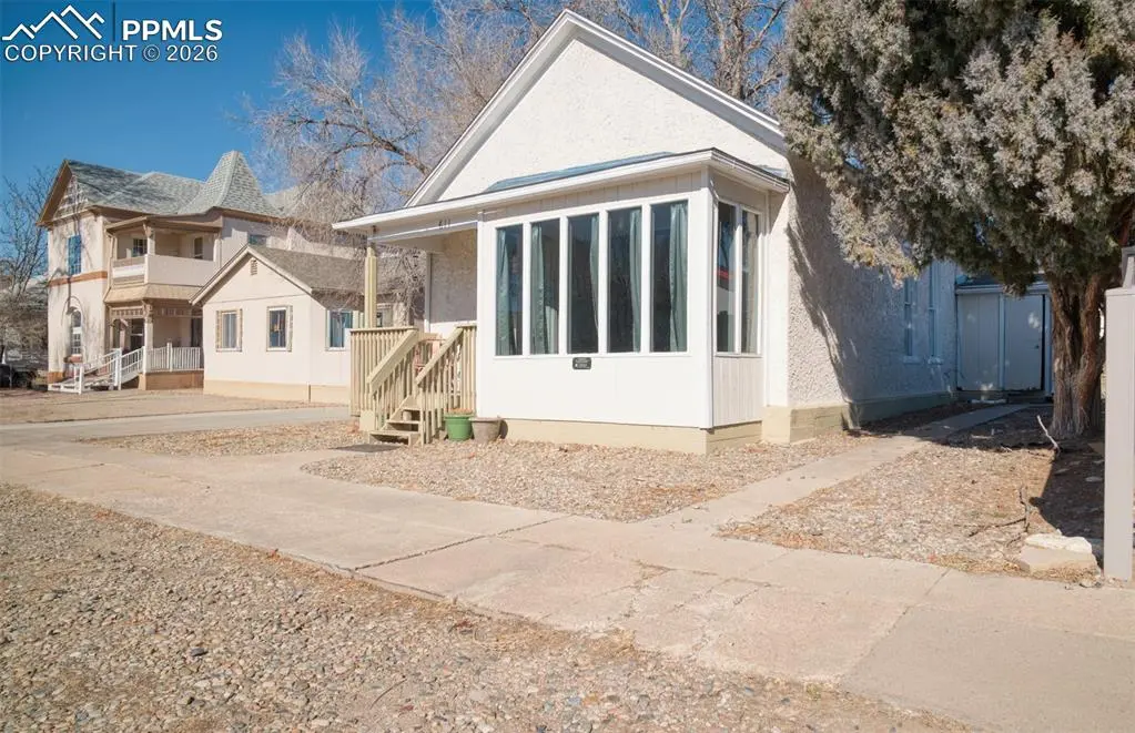 611 W 11th ST, Pueblo, CO 81003