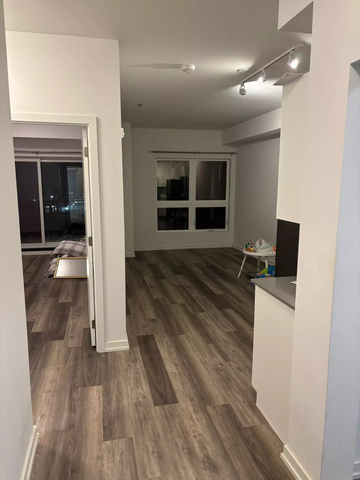 Barrie, ON L9J 0M1,430 Essa RD #326