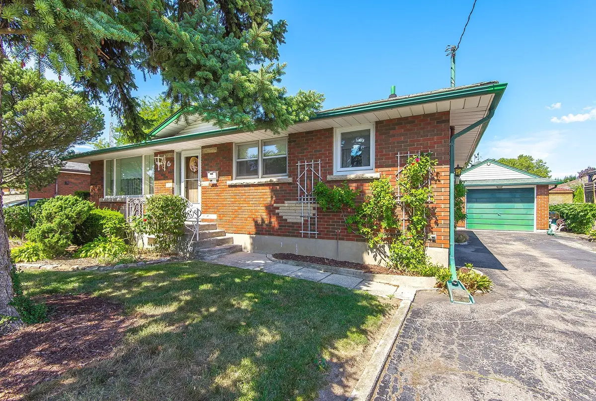 9 Hawthorne AVE, St. Catharines, ON L2M 6A8