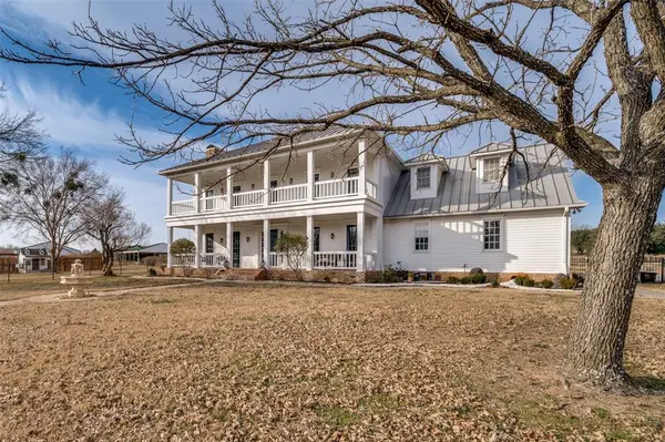 1827 Dr Sanders Road, Aubrey, TX 76227