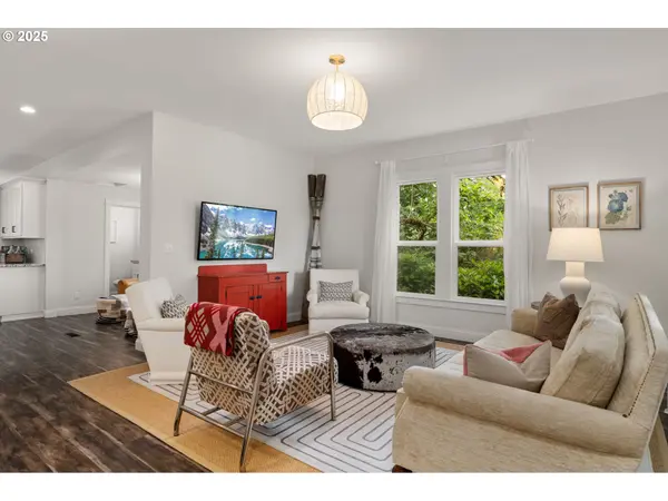 580 SW 9TH ST, Dundee, OR 97115