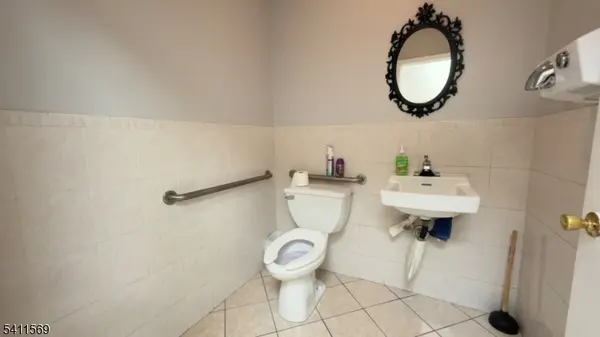 6110 Bergenline Ave, West New York Town, NJ 07093