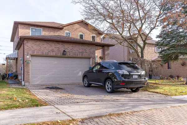 28 Upland DR, Whitby, ON L1N 8H8