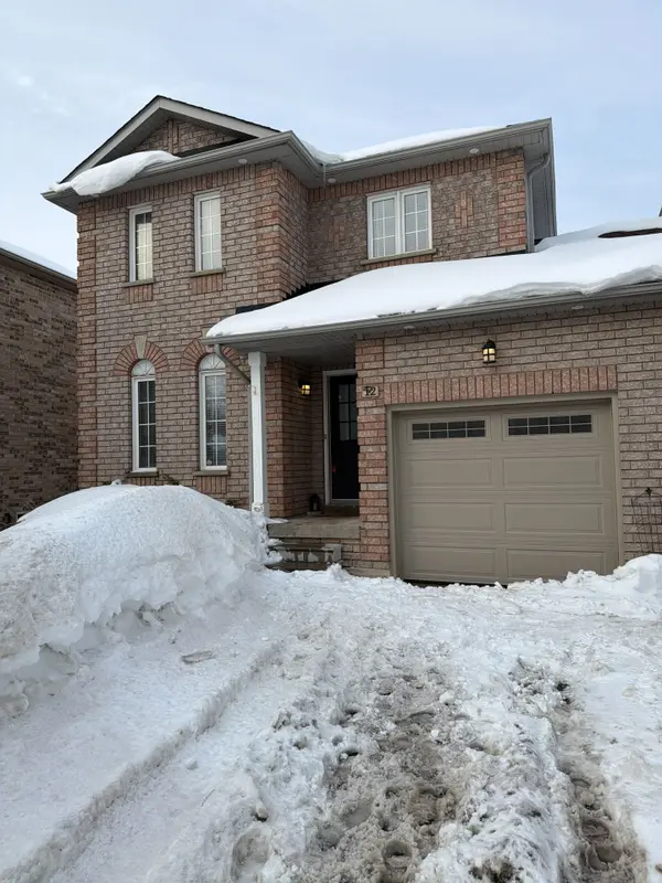 12 Woodfern CT, Barrie, ON L4N 0A1