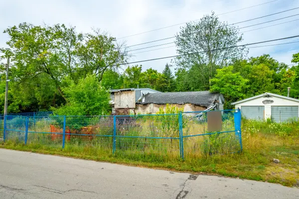 74 Best AVE, Hamilton, ON L9H 5W1