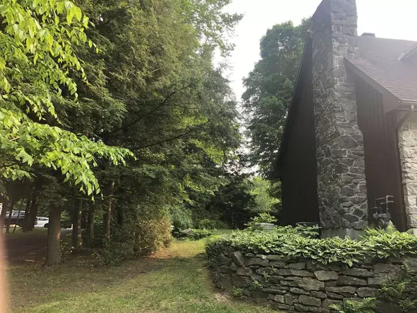 Champlain, ON K6A 2R2,704 Pattee RD