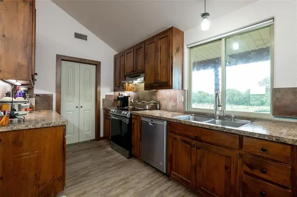 493 Browning Road, Bellevue, TX 76228