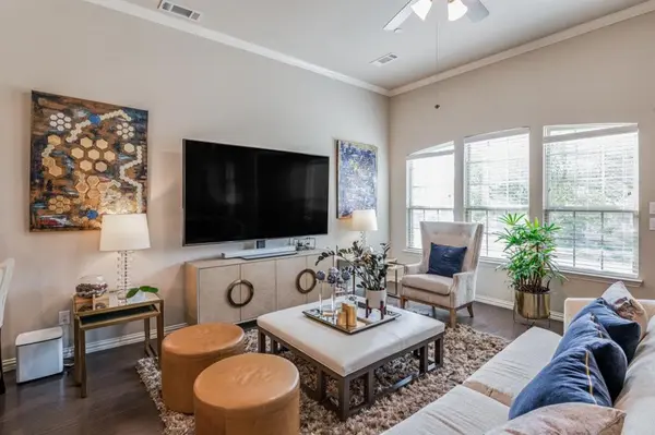 2563 Sarah Lane, Lewisville, TX 75056