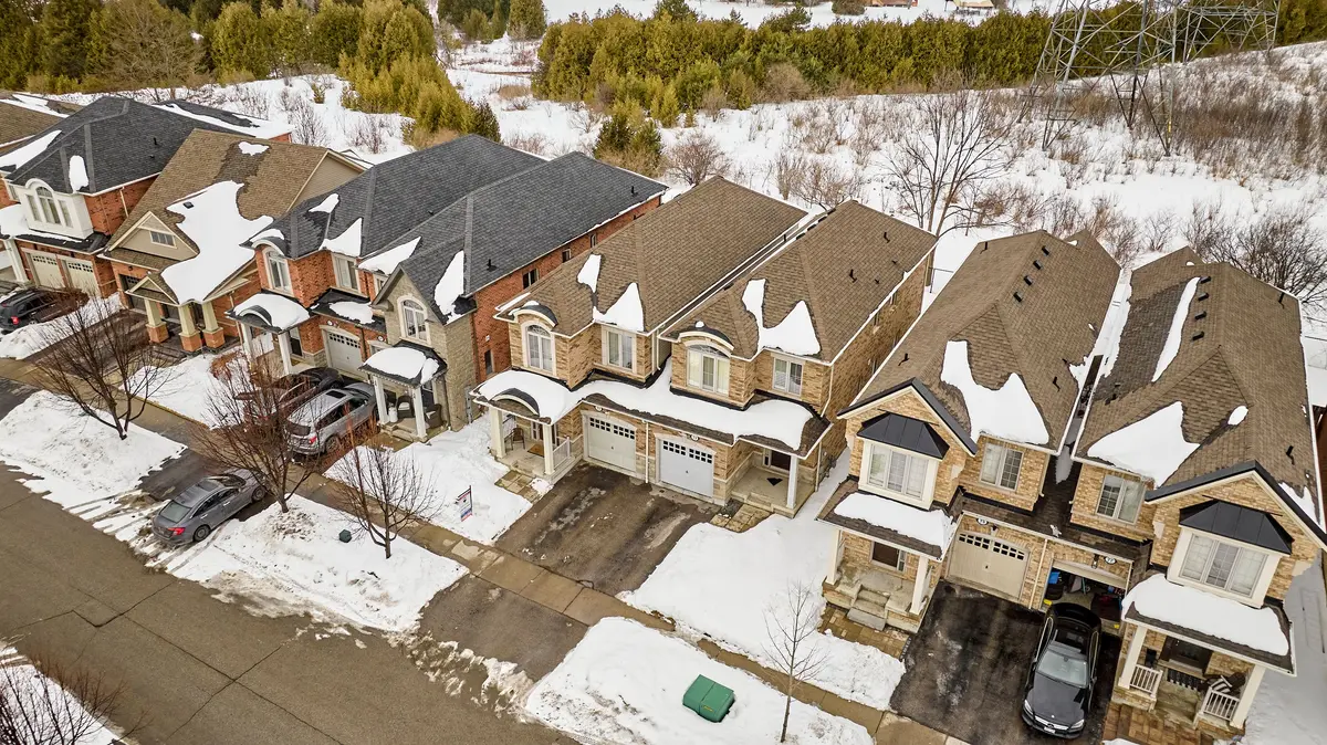 71 Beverton CRES, Ajax, ON L1T 4R8