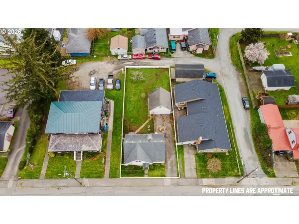 296 S 10TH ST, Coos Bay, OR 97420