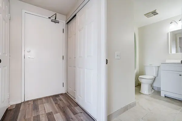 7 Bishop AVE #1511, Toronto C14, ON M2M 4J4