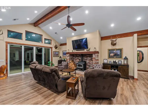 92735 BOOTS DR, Coos Bay, OR 97420