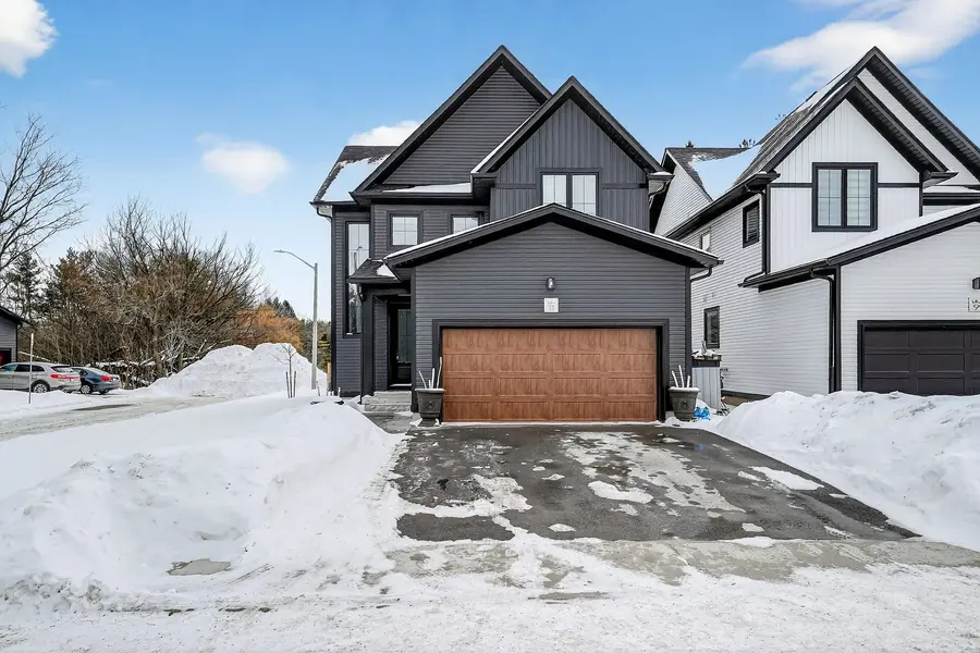 297 Whiting ST #11, Ingersoll, ON N5C 3W5