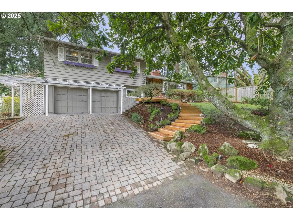 764 10TH ST, Lake Oswego, OR 97034