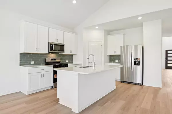 2233 Mustang Way, Seagoville, TX 75159