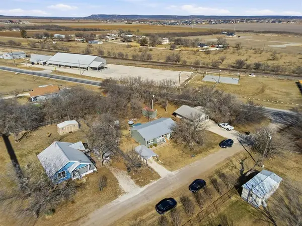126 4th Street, Tuscola, TX 79562