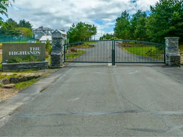 4580 FAIRWAY AVE, Gearhart, OR 97138