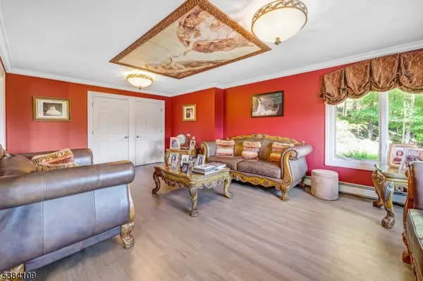 207 Eileen Dr, Cedar Grove Twp., NJ 07009