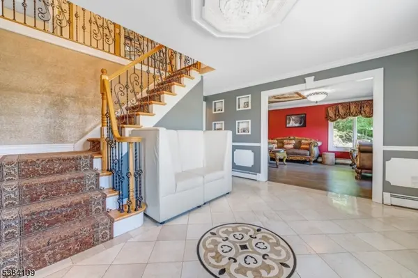 207 Eileen Dr, Cedar Grove Twp., NJ 07009