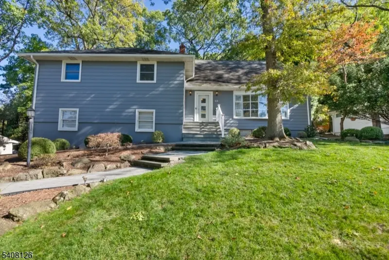 44 Rumson Rd, Livingston Twp., NJ 07039