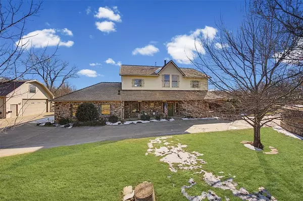 168 Mesa Grande Drive, Fort Worth, TX 76108