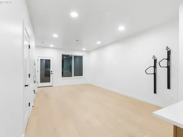 11072 SW 61st AVE #2, Portland, OR 97219