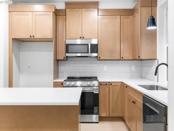 11072 SW 61st AVE #2, Portland, OR 97219